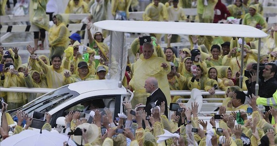 La Efusividad De Los Filipinos Ha Llegado a Tal Punto Que El Propio Pontífice Mandó Callar a Los Afortunados Foto Efe