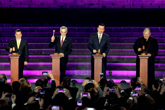 El Secretario De Gobernación Miguel Ángel Osorio Chong El Jefe De Gobierno Miguel Ángel Mancera El Presidente Del Tribunal Superior De Justicia Del Distrito Federal Edgar Elías Azar Y El Presidente De La Comisión De Gobierno De La Asamblea Legislativa Manuel Granados Covarrubias Foto Cuartoscuro