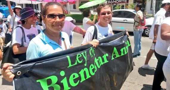 Activistas se manifestaron el 16 de febrero, antes de conocer la noticia de la publicación final de la Ley de Bienestar Animal de Guerrero. Foto: Patitas Felices Acapulco.