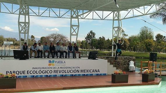 El 2 de febrero se reinauguró el Parque Ecológico donde se encuentra el aviario, con casi 2 meses de atraso y 70 millones de pesos más del presupuesto previamente anunciado por Moreno Valle. Foto: Esfera Poblana, Comité de Defensa Parque Ecológico y el Aviario de Puebla. 