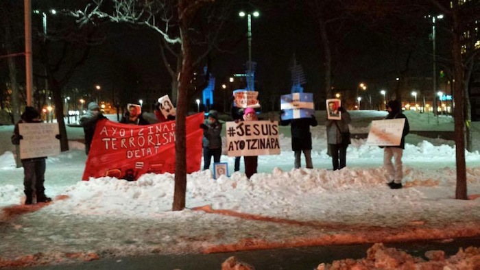 Pese a bajas temperaturas se manifiestan en Montreal ¡, Canadá Foto: Twitter