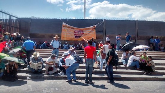 Maestros tomaron Palacio de Gobierno en Chilpancingo Foto: El Sur 