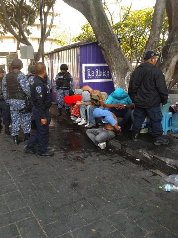 Ya hay algunos detenidos por el enfrentamiento Foto: @reportevialcva