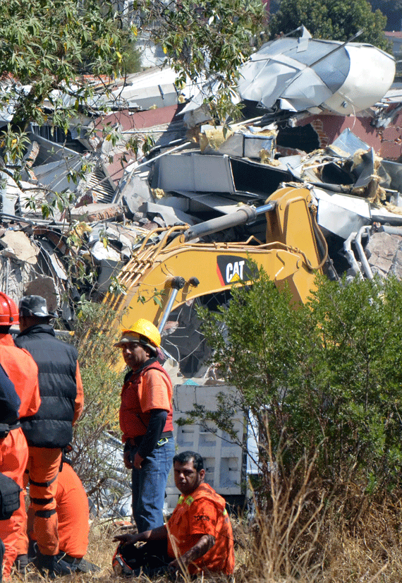 De Accidente En Accidente En La Imagen Los Restos Del Hospital De Cuajimalpa Foto Cuartoscuro