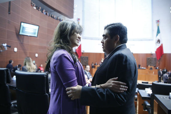 Mónica Arriola Hija De Elba Esther Gordillo Y Senadora Del Panal Con Miguel Barbosa Senador Del Prd Foto Cuartoscuro