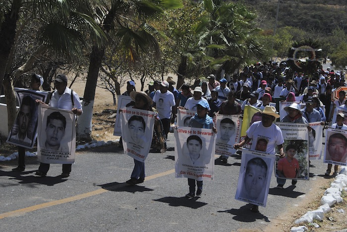 Este jueves se cumplen seis meses de la desaparición de los 43 normalistas. Foto: Cuartoscuro