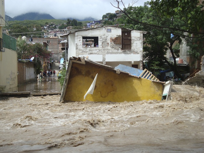 Daños en viviendas dejó el paso de la tormenta "Manuel" y el huracán "Ingrid" 