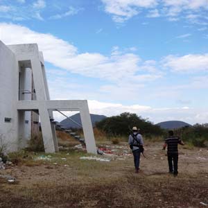 Los vecinos solicitan a las autoridades la transferencia del conjunto a favor de la comunidad. Foto Humberto Padgett SinEmbargo.