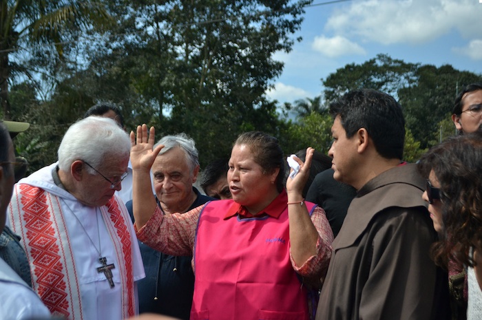 El Obispo Raúl Vera Acompañó Ayer a Las Patronas Foto Yerenia Rolón Blog Expediente