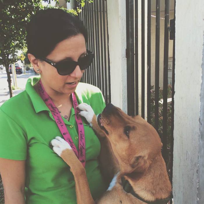 Aquí Dalia, la rescatista de Boby luego de permanecer juntos durante su recuperación de los tumores. Foto: Cortesía-Dalia Gámez.