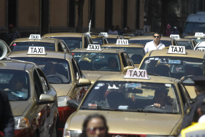 El Enfrentamiento Entre Taxistas Y Choferes En Uber Apenas Inicia Foto Cuartoscuro