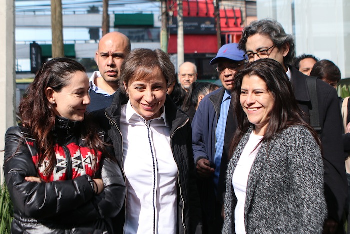 Carmen Y Su Equipo Afuera De Mvs Foto Francisco Cañedo Sinembargo