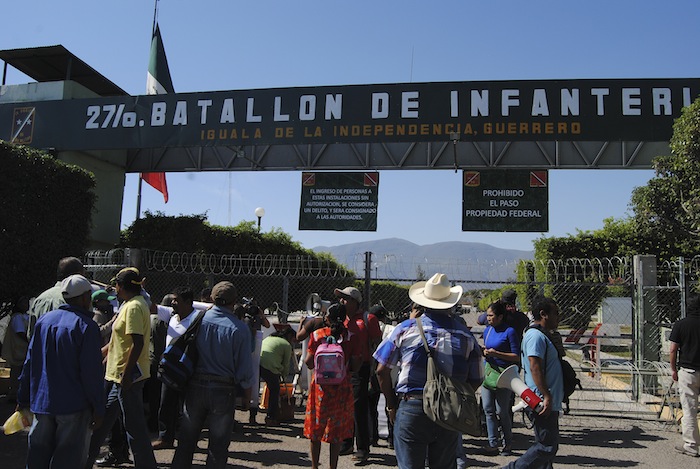 Los padres de los 43 normalistas y  Foto: José Hernández, Cuartoscuro