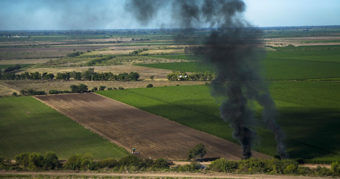 La quema de llantas origina elevados niveles de contaminación del aire. Foto: Cuartoscuro