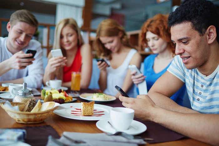 Los Smartphones Se Encuentran Prácticamente En Todos Lados Y Marcan La Pauta En La Manera De Usar Los Gadgets Foto Shutterstock