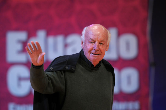 Eduardo Galeano, fallecido a los 74 años y autor de uno de los libros más vendidos y conocidos de la literatura latinoamericana. Foto: efe