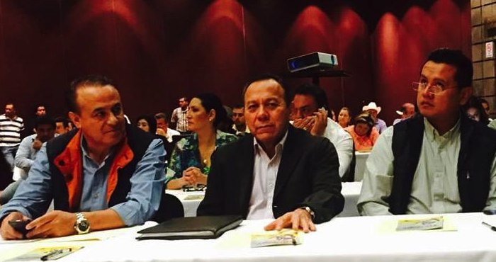 Zambrano al medio, durante un taller electoral en Morelia, Michoacán  Foto: Vía Twitter @Jesus_ZambranoG