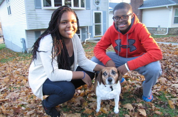 Suzie con Brianna y Brian. Foto cedida por Maryland SPCA/ HuffpostVoces.