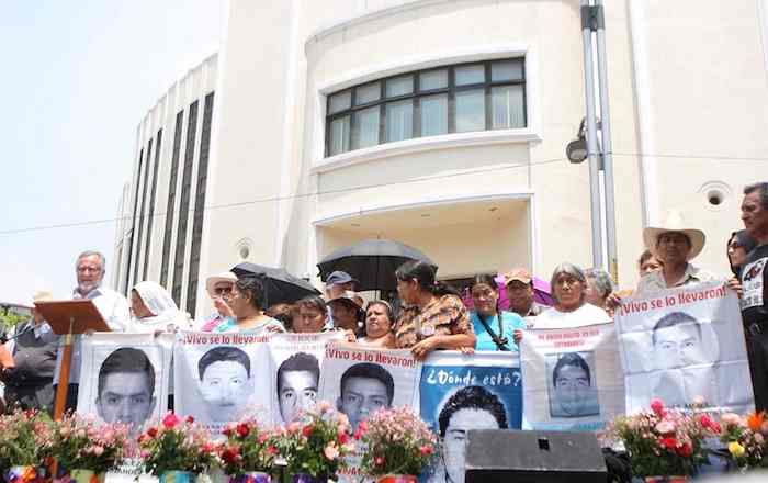 Jornada cultural por Ayotzinapa. Foto: Francisco Cañedo/SinEmbargo