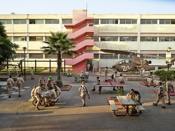 Liceo Holtzl, Tel Aviv, Israel. Foto: James Mollison