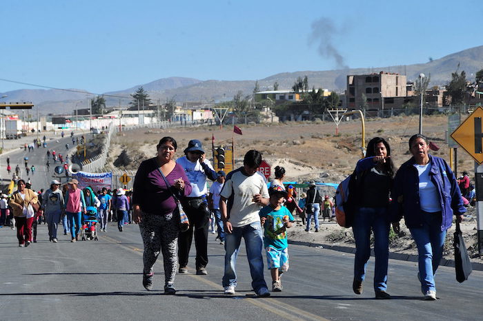 Protestas contra el proyecto minero Tía María de Grupo México. Foto: EFE