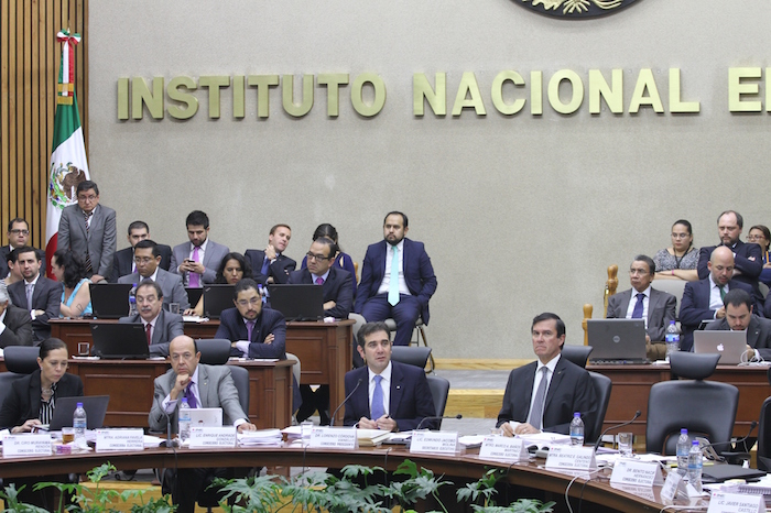 El INE resolvió sancionar al PVEM con la suspensión de pautas en radio y televisión. Foto: Luis Barrón, SinEmbargo.