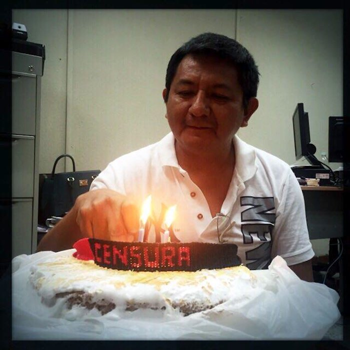 El periodista celebrando su cumpleaños en la cárcel. 19 de mayo de 2014. Foto: Especial.