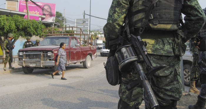 En las últimas semanas se ha incrementado la inseguridad en la zona, por lo que llegaron militares y elementos de la Policía Federal. Imagen de Chilapa, Guerrero tomada el 12 de mayo de 2015. Foto: Cuartoscuro