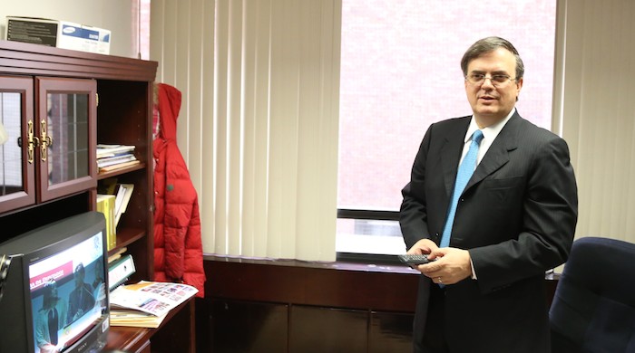 Marcelo Ebrard Casaubon El De Febrero En La Oficina De La Diputada Malu Micher Del Prd Foto Cuartoscuro