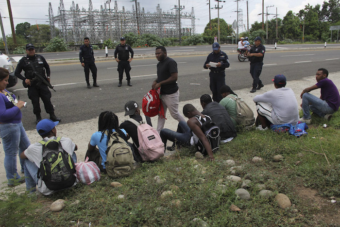 Migrantes De Diferentes Partes Del Mundo Llegan a Chiapas a Fin De Abordar El Tren Conocido Como la Bestia Foto Cuartoscuro