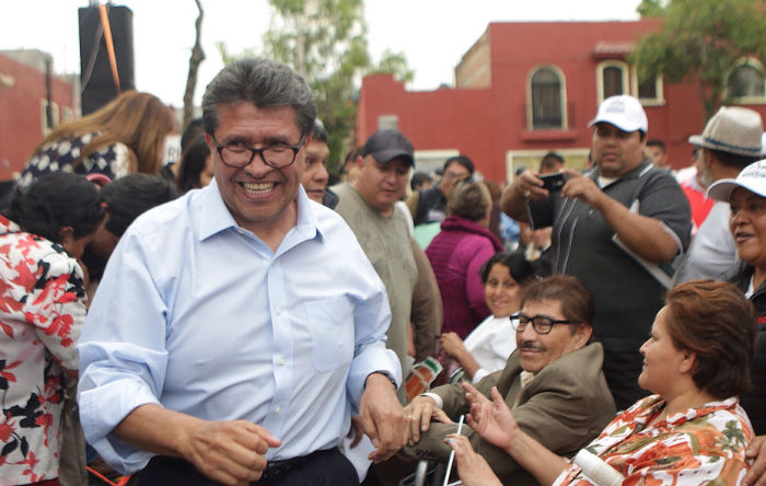 El candidato de Morena durante su campaña en un evento en la colonia Morelos. Foto: Francisco Cañedo