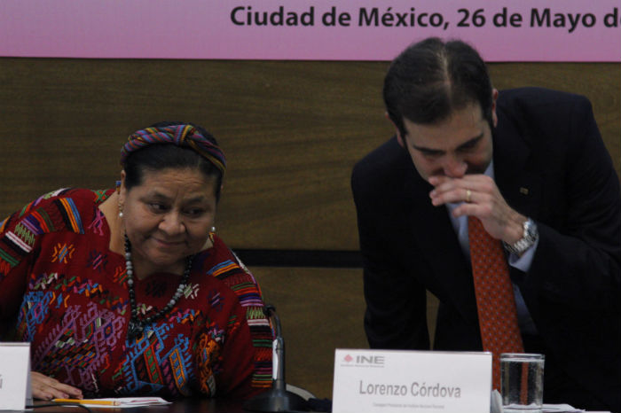 La Premio Nobel De La Paz Con El Presidente Del Ine El Pasado De Mayo Foto Cuartoscuro