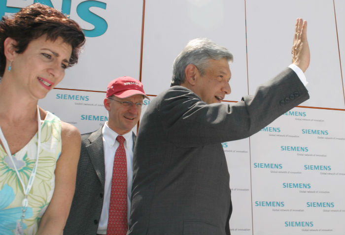 Saltiel Cohen En Con Andrés Manuel López Obrador Foto Cuartoscuro