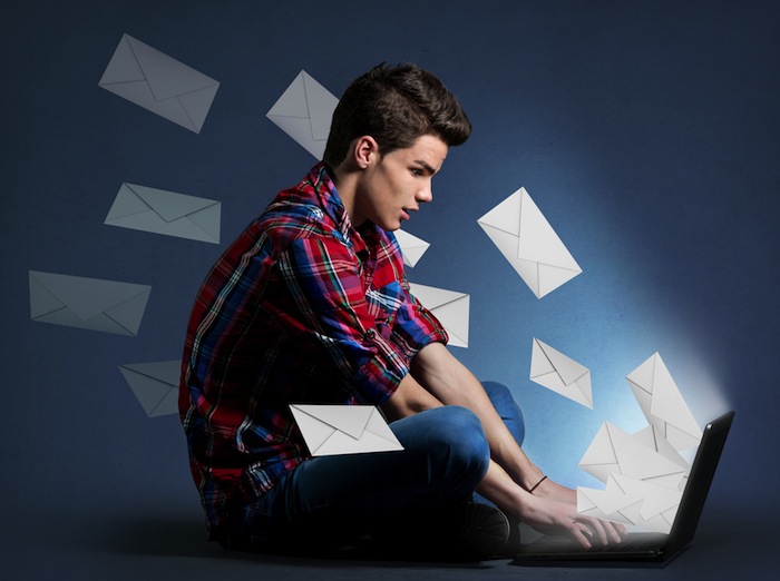 Por Lo General Un Torrente Interminable De Correos Electrónicos Es Lo Primero Que Recibe a Un Internauta Al Comenzar a Navegar En La Red Foto Shutterstock