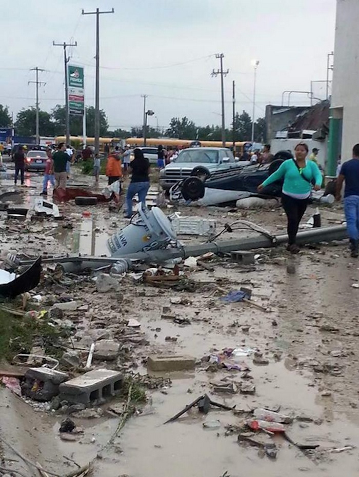 El tornado ocurrió en las primeras horas de este lunes. Foto: Twitter de Fernando Cardenas (@FerCC10).