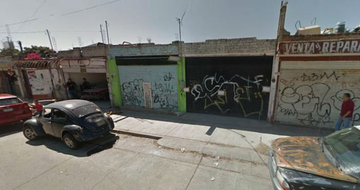 Un Volkswagen Sedán estacionado frente a la calle Isla Trapani 2691 en febrero de 2015. Imagen: Google Streetview