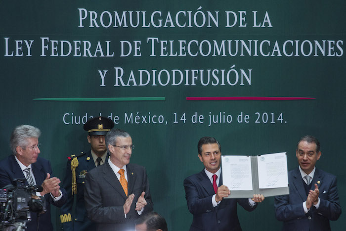 El Presidente Enrique Peña Nieto promulgó la Ley de Telecomunicaciones el 14 de julio de 2014. Foto: Cuartoscuro.