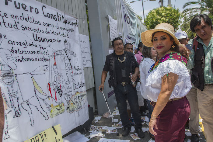 Los Simpatizantes De Morena Se Manifestaron Por Más De Dos Horas Afuera De La Sede Del Iedf Foto Cuartoscuro