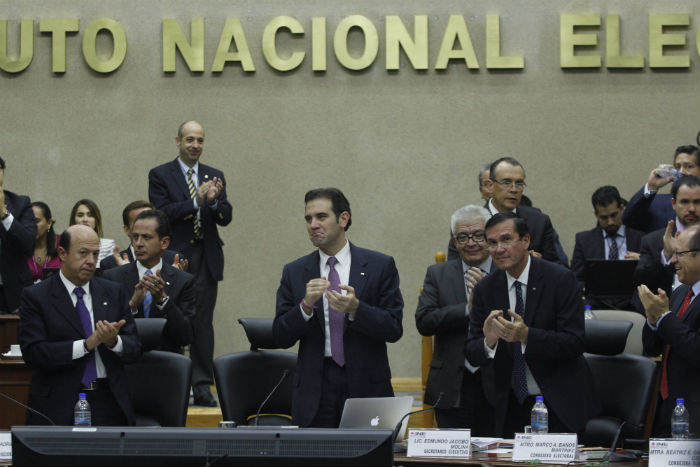 Consejeros del INE y representantes de los partidos políticos. Foto: Cuartoscuro