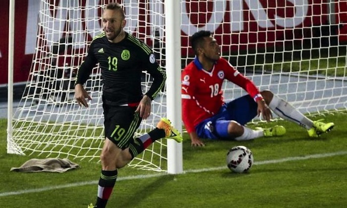 El "Tri" renovó esperanzas contra Chile, pero aún no tienen el pase asegurado. Foto: EFE