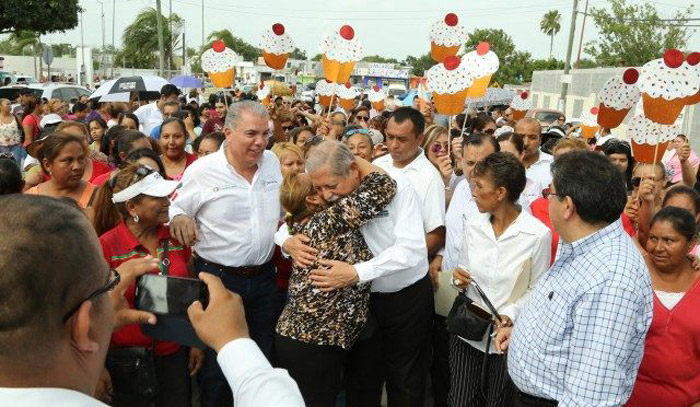 El Gobernador, en el homenaje al fundador del Cártel del Golfo. Foto: Gobierno de Tamaulipas