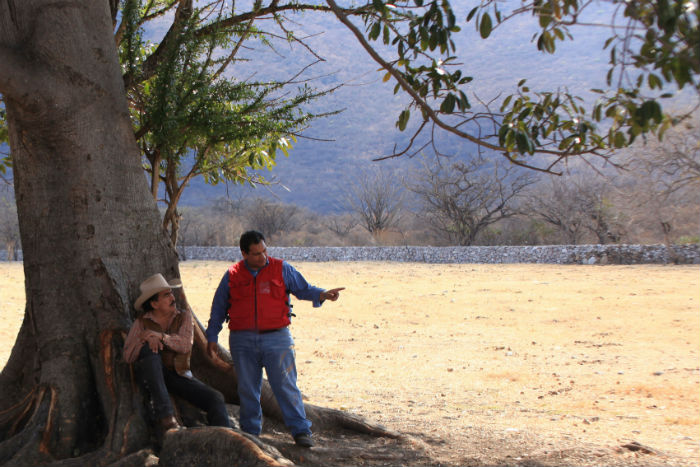 En una de sus últimas apariciones públicas, grabando el video del tema "La derrota". Foto. Universal Music