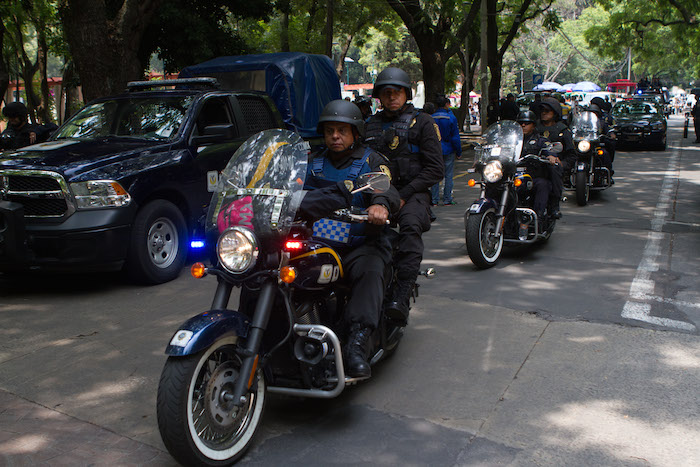 Elementos de la Secretaría de Seguridad Pública del DF durante operativo en la Condesa. Foto: Moisés Pablo, Cuartoscuro