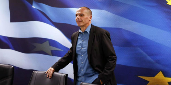 Yanis Varoufakis El Hombre Con La Mirada De James Bond Dice La Prensa Griega Foto Efe