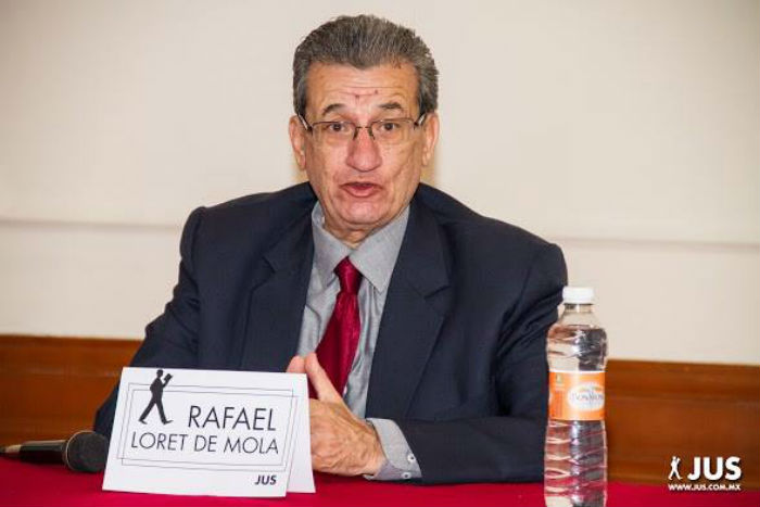 Rafael Loret de Mola presentó "Empeñados". Foto: Facebook