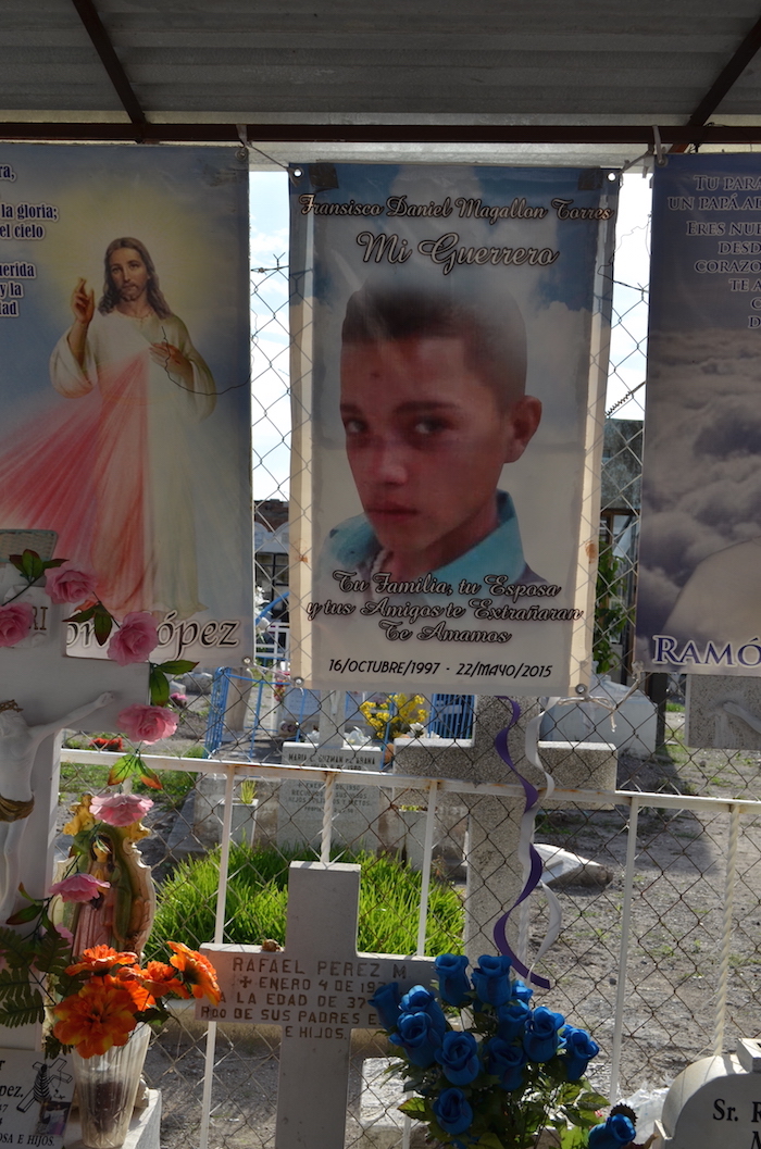 Tumba de Francisco Daniel Magallón Torres, el Cuate, tenía 17 años. Foto: Especial.