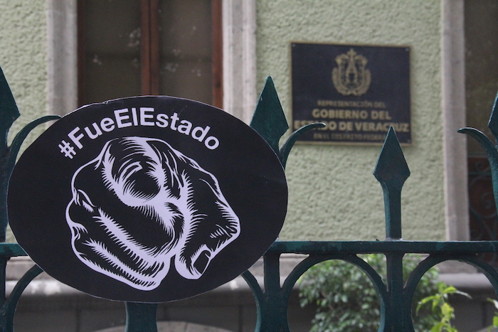 Manifestación Frente a La Representación Del Gobierno De Veracruz En El Df Foto Luis Barrón Sinembargo