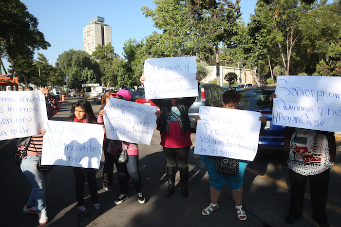 Padres ninos detenidos