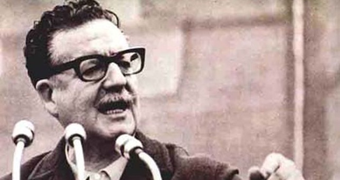 Salvador Allende mini