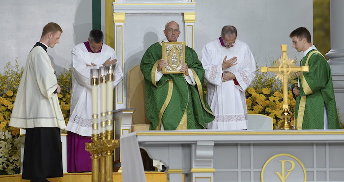 El Papa Francisco Celebra La Misa Con La Que Se Cierran Los Actos Del Viii Encuentro Mundial De Las Familias En El Benjamin Franklin Parkway De Filadelfia Eu Foto Efe